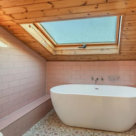 Owls Rest - Iua Filey